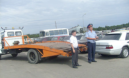 Эвакуация автомобилей на штрафстоянку в Таразе